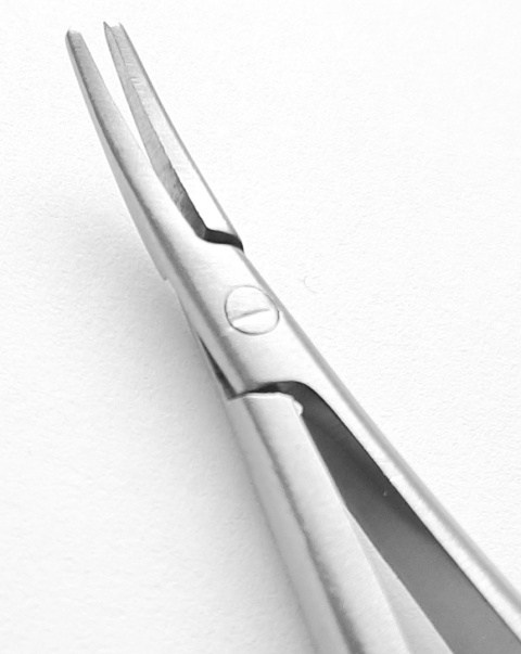 Igłotrzymacz Castroviejo, wygięty, 14 cm.